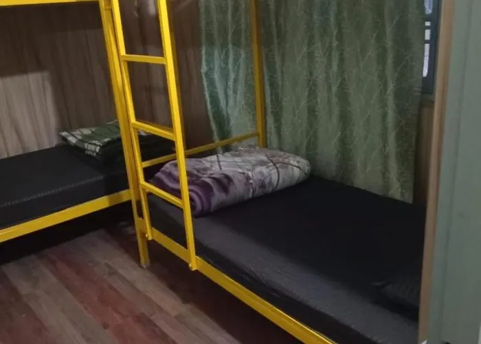 Hills Vacation Stay In Hostel