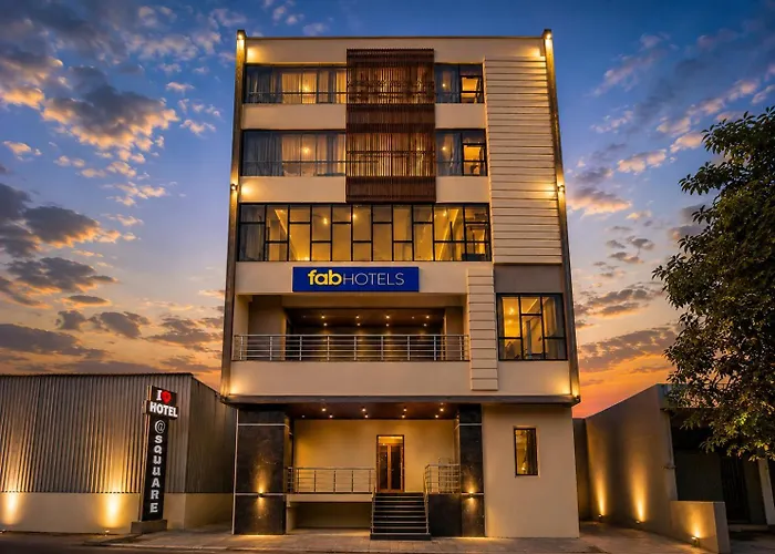 Fabhotel A Square - 400M From Bhimavaram Junction