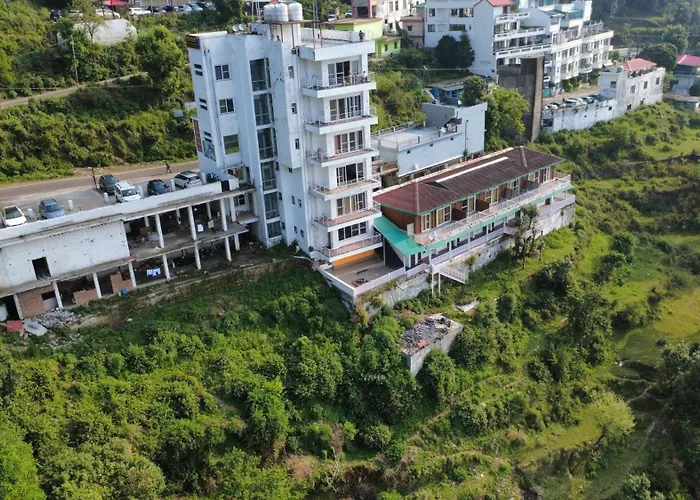 Eden Resort By Live Inn
