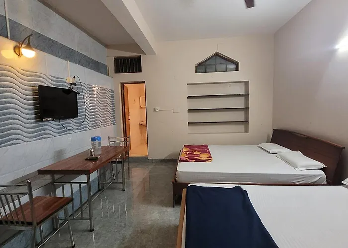 Vasu Inn - Rooms In Valparai