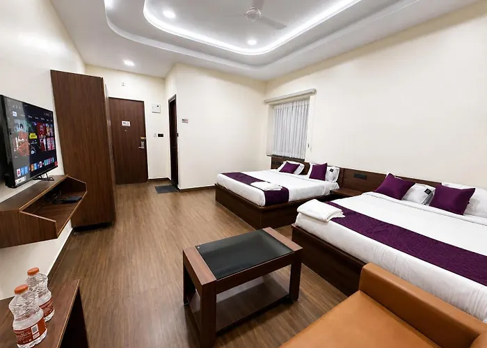 Hotel Lavish Grand