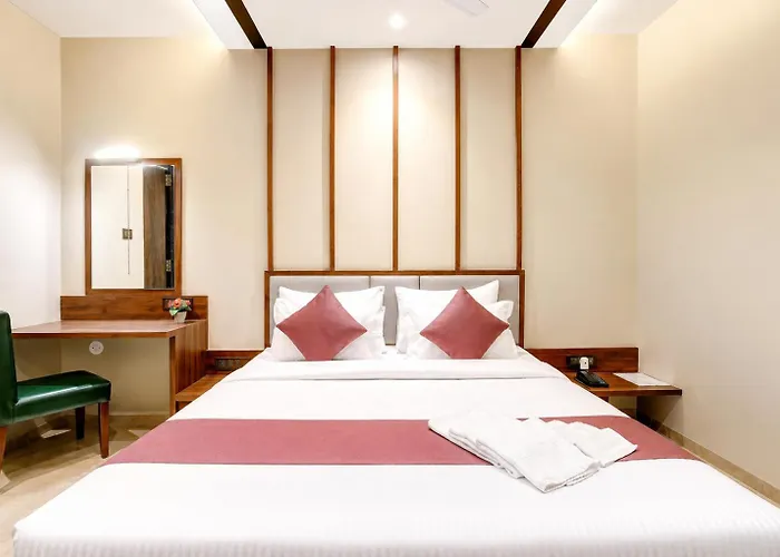 Premium Hotel Ds Tirupati - Near The Central Bus Station And Railway Station - Air-Conditioned Units Equipped With Flat-Screen Tvs, Kettles, And Free Toiletries - Best Family Hotel In Tirupati