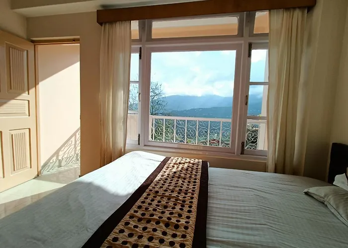 Clouds Hotel And Restaurant