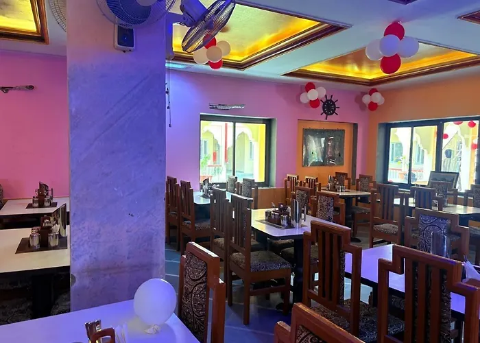 Hotel Aashirwad Palace