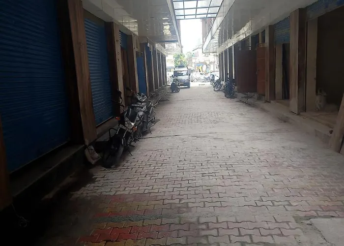 Grand Pahadi Tadka