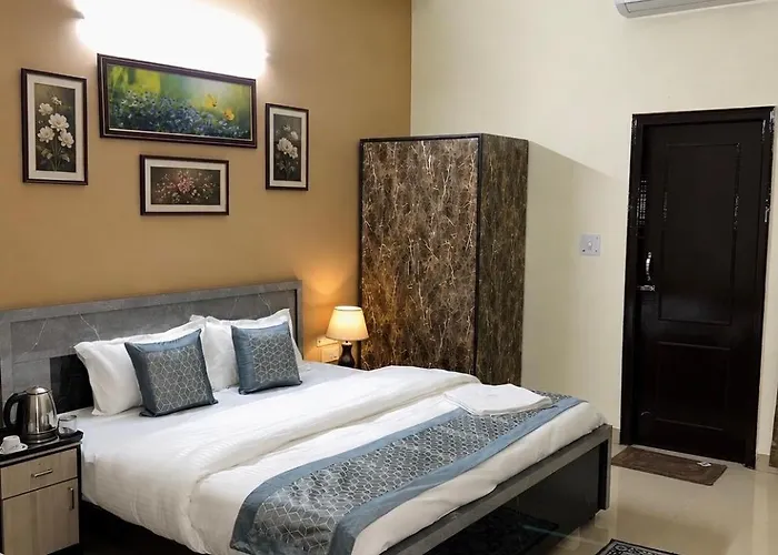Hotel Lotus Inn