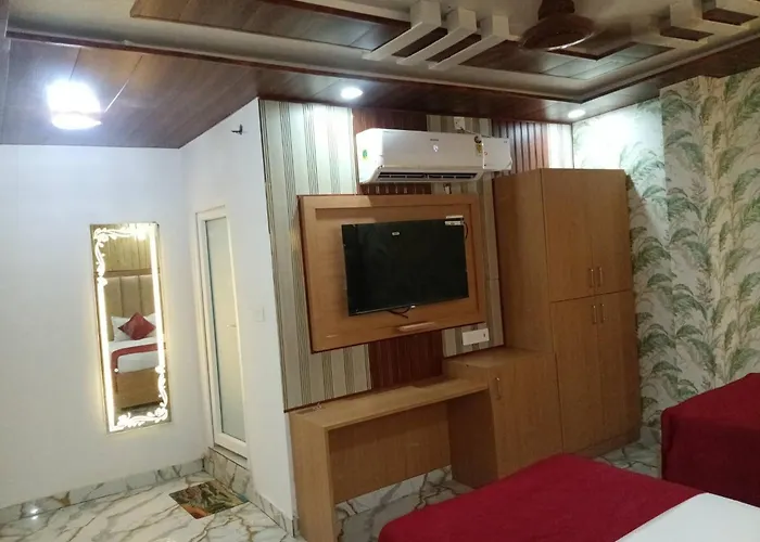 Hotel Dharmshila Palace