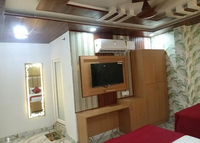 Hotel Dharmshila Palace