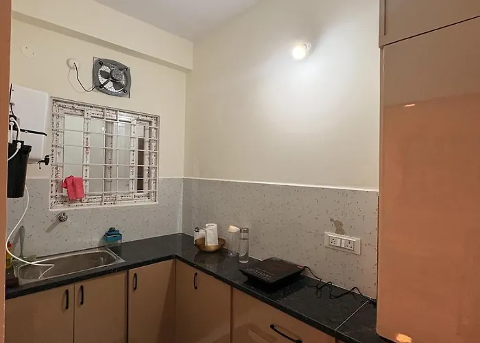 Secret Getaway With Premium & Cozy 1Bhk Kondapur