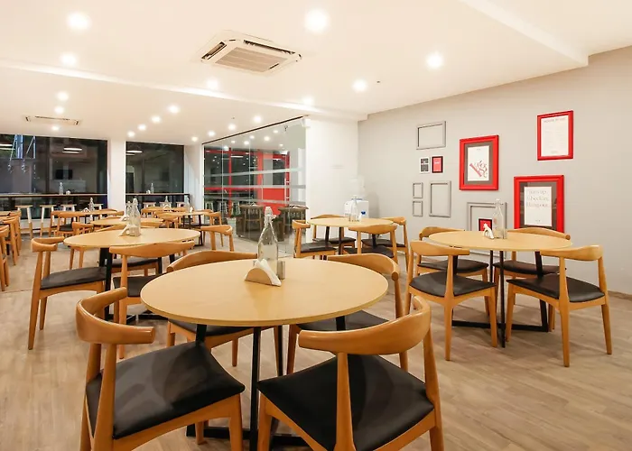 Oyo Townhouse Near Esi Hospital, Sr Nagar Hotel Hyderabad