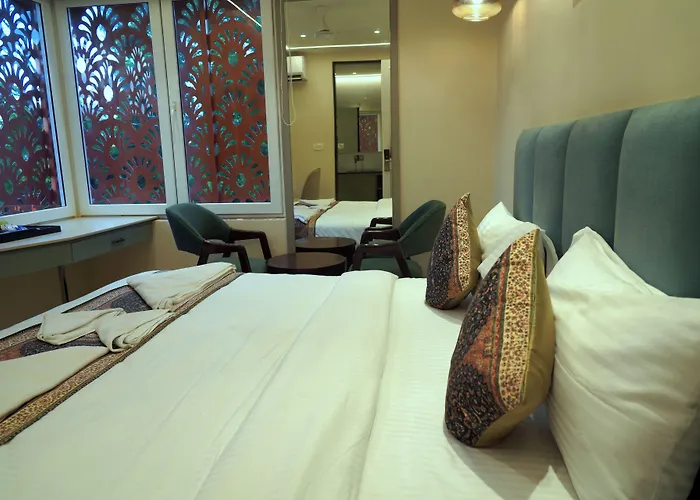 Hotel Anant Inn Varanasi