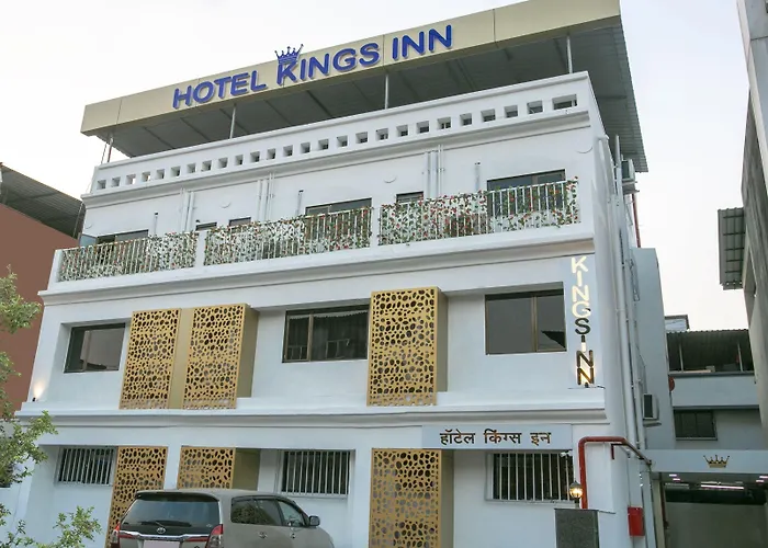 Treebo Kings Inn Vashi