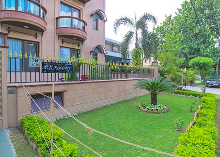Fabhotel Rr Residency - Dlf Cyber City Gurgaon