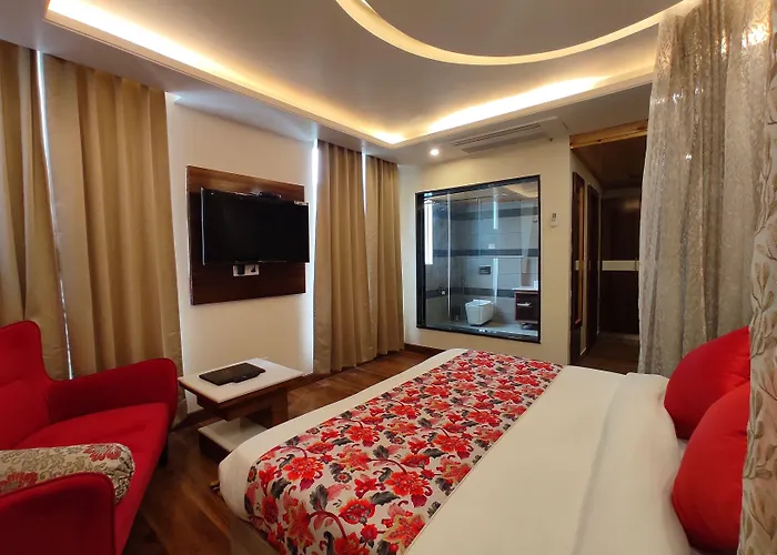 Abhilashi Residency & Spa - Centrally Heated & Air Cooled