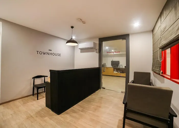 Townhouse 557 Near Golf Course Road Hotel Gurgaon