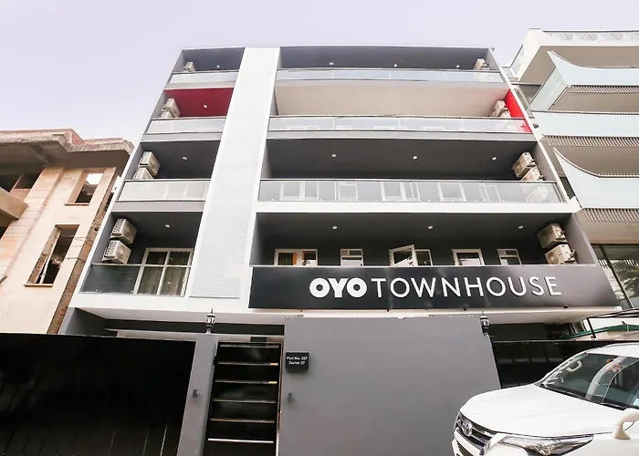 Townhouse 557 Near Golf Course Road Hotel Gurgaon