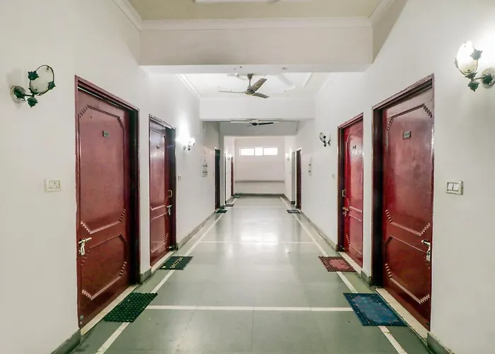 Spot On J C Guest House