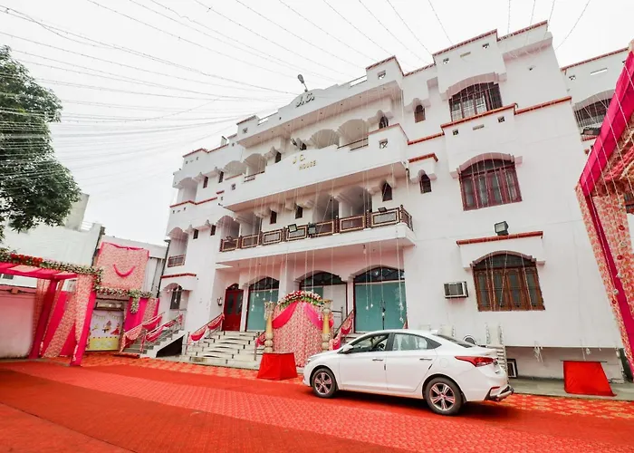 Spot On J C Guest House