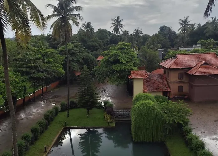 Kottaram Hotels Ottaplam