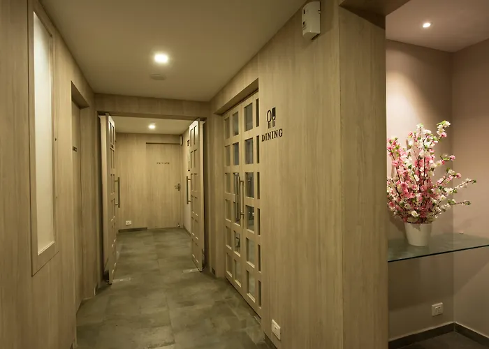 Floressa Randa Business Hotel