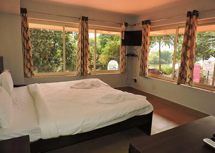 Kay'S Riverview Resort - Near Baga Beach
