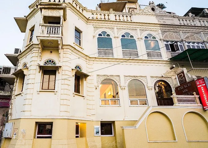 Palace On Ganges - Heritage Hotel