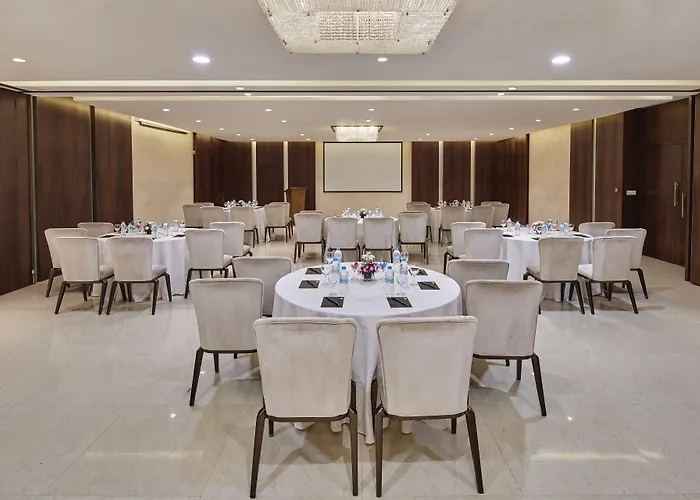 Goldfinch Hotel Bombay