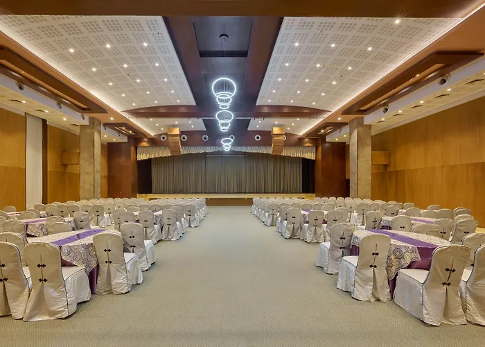 Flora Airport Hotel And Convention Centre Kochi