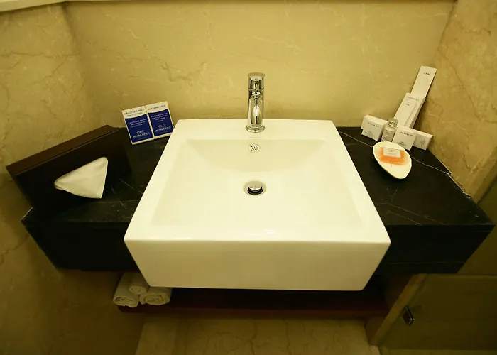 Majestic Court Sarovar Portico