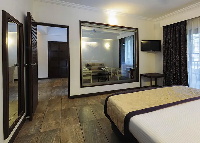 Sonesta Inns Beach Resort - Candolim Beach
