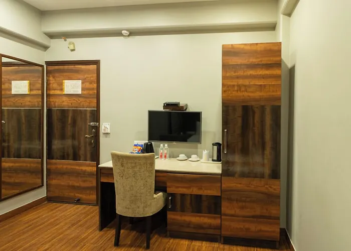 Hotel Sunstar Grand Delhi 