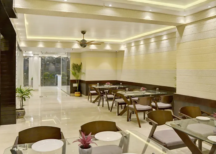Treebo Premium The Crystal, Chinar Park Hotel Kolkata
