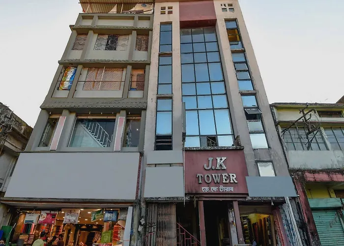 Oyo Flagship 71156 Hotel Jaybee'S