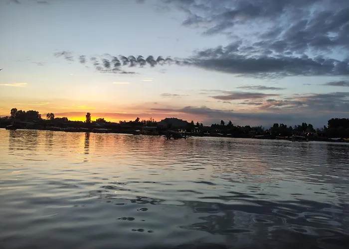 Goona Palace Houseboats
