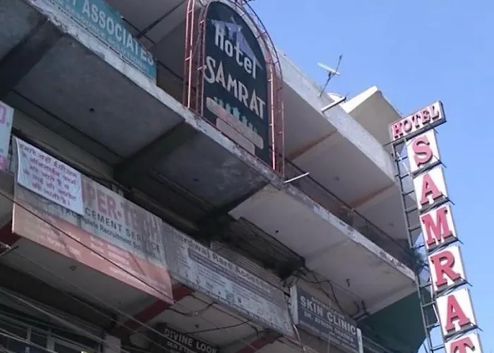 Super Hotel O Samrat