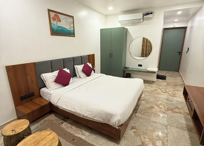 The Naklang Hotel & Restro
