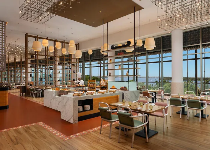 Grand Hyatt Kochi Bolgatty