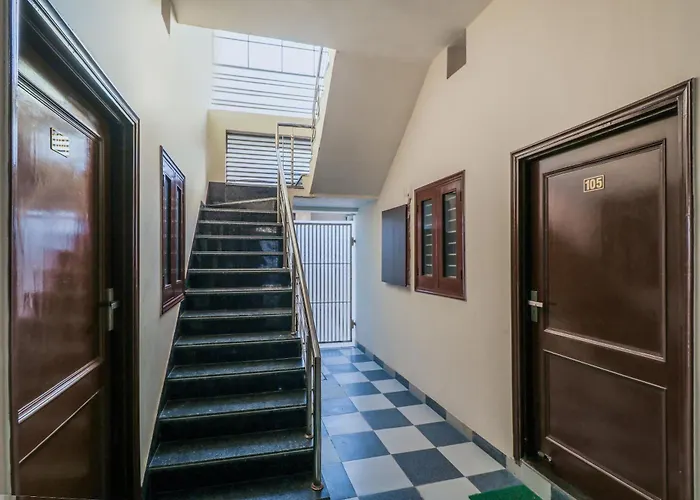 Hotel O Hi - Five Residency