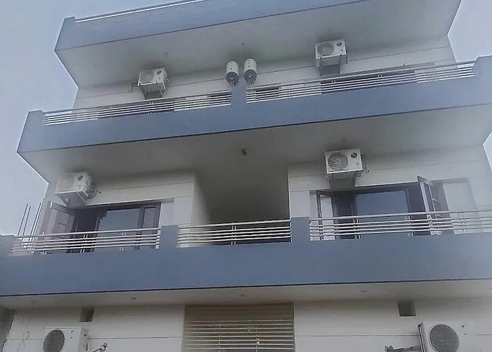 Hotel O Hi - Five Residency