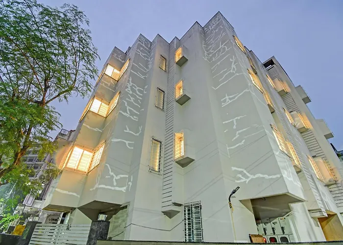 Super Townhouse Hotel All In One Near City Centre Salt Lake