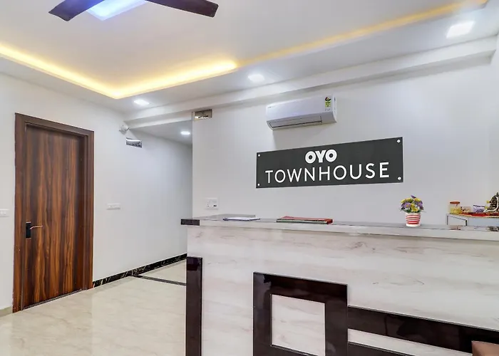 Hotel O Golden Grand Tajganj