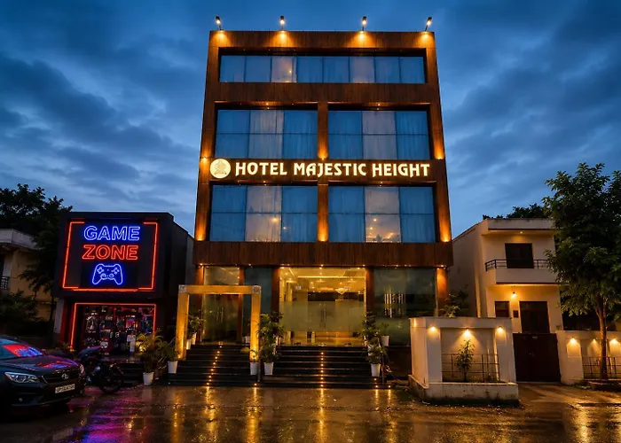 Hotel Majestic Heights Agra