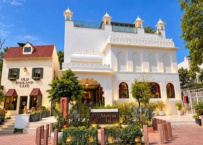 Hotel Atulyaa Taj