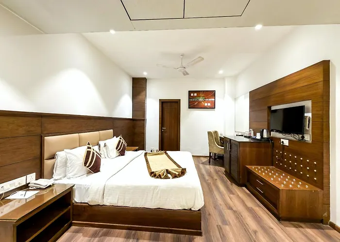 Sawera Grand Luxury Stay Near Golden Temple Amritsar