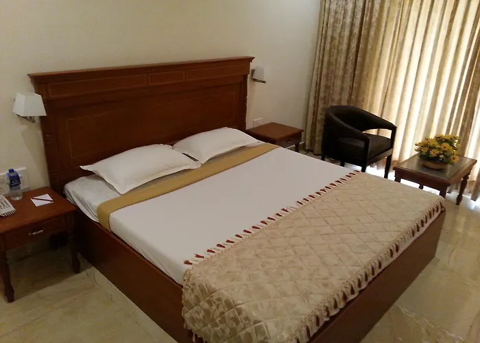 Paramount Inn