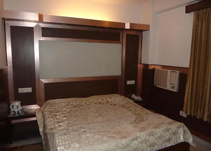 Rama Deluxe Hotel Delhi 