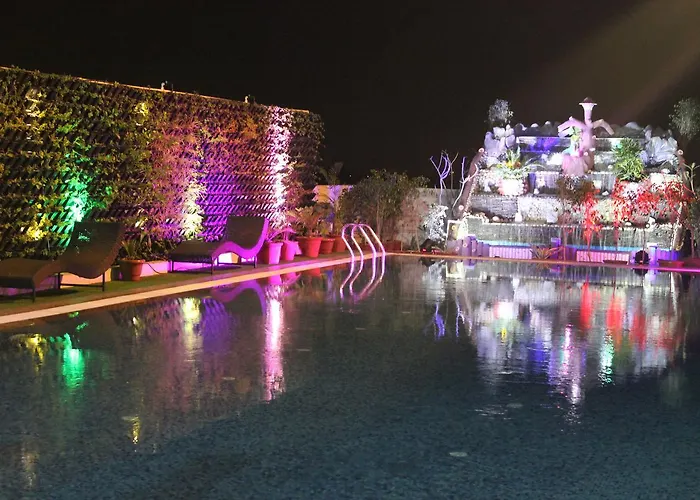Xenious World Square Hotel Ghaziabad