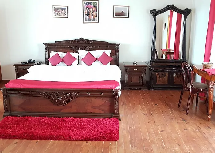 Woodland Hill Stay