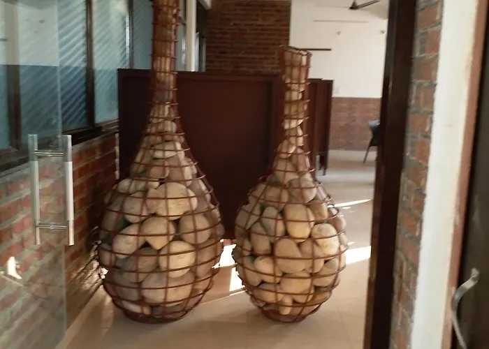 Krishna Hansraj Hotel