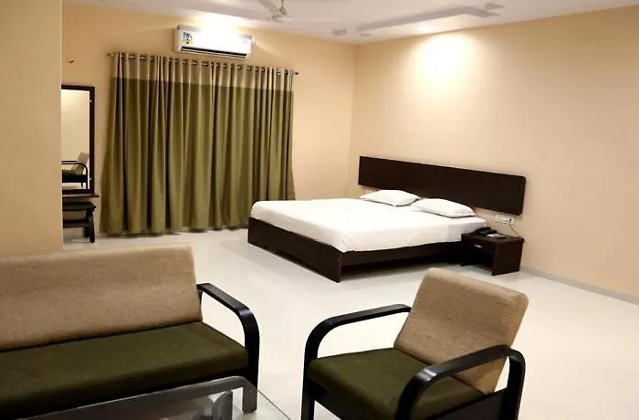 Hotel Varenya Inn